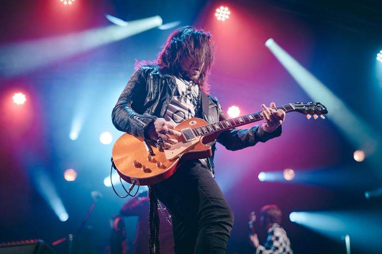 Click to enlarge image the-fix-06.jpg Click to enlarge image the-fix-06.jpg