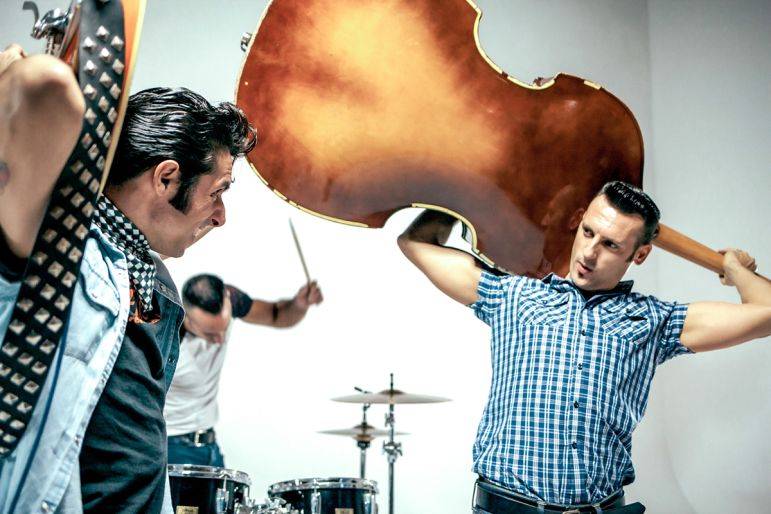 Click to enlarge image hound-dogs-03.jpg Click to enlarge image hound-dogs-03.jpg