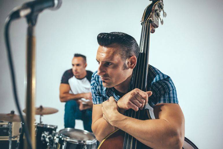 Click to enlarge image hound-dogs-12.jpg Click to enlarge image hound-dogs-12.jpg