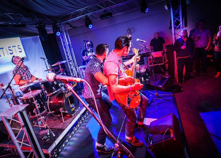 Click to enlarge image hound-dogs-14.jpg Click to enlarge image hound-dogs-14.jpg