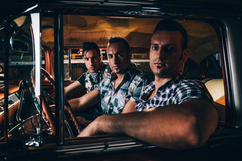 Click to enlarge image hound-dogs-7.jpg Click to enlarge image hound-dogs-7.jpg