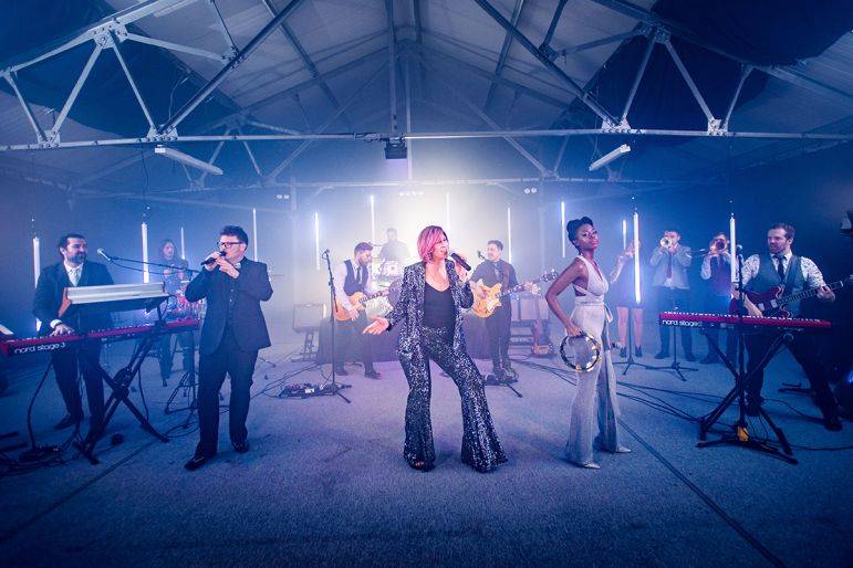 Click to enlarge image the-fullhouse-02.jpg Click to enlarge image the-fullhouse-02.jpg