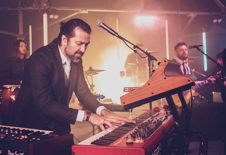 Click to enlarge image the-fullhouse-06.jpg Click to enlarge image the-fullhouse-06.jpg