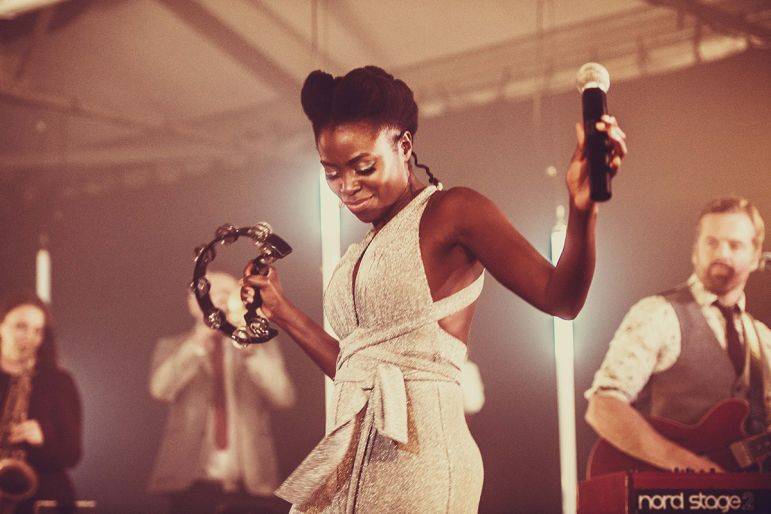 Click to enlarge image the-fullhouse-09.jpg Click to enlarge image the-fullhouse-09.jpg