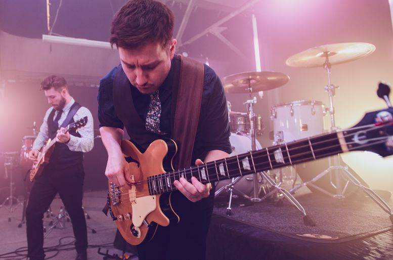 Click to enlarge image the-fullhouse-10.jpg Click to enlarge image the-fullhouse-10.jpg