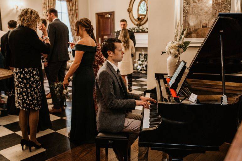 Click to enlarge image ross-pianist-04.jpg Click to enlarge image ross-pianist-04.jpg