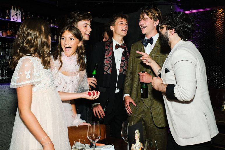 Click to enlarge image phoenix-03.jpg Click to enlarge image phoenix-03.jpg