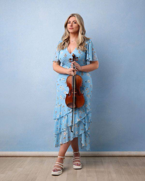 Click to enlarge image lana-02.jpg Click to enlarge image lana-02.jpg