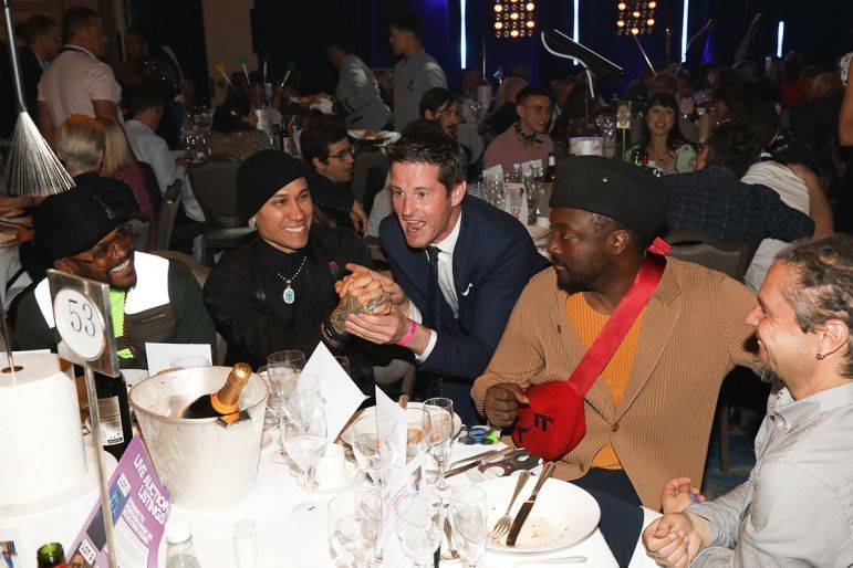 Click to enlarge image celebrity-magician-02.jpg Click to enlarge image celebrity-magician-02.jpg