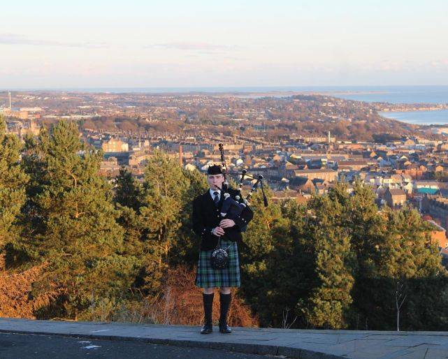 Click to enlarge image dundee-piper-08.jpg Click to enlarge image dundee-piper-08.jpg