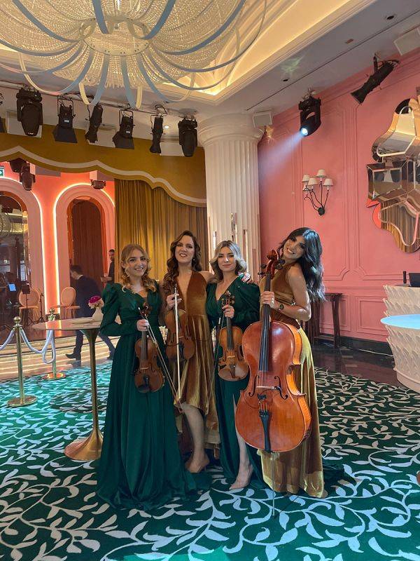 Click to enlarge image luxe-strings-07.jpg Click to enlarge image luxe-strings-07.jpg