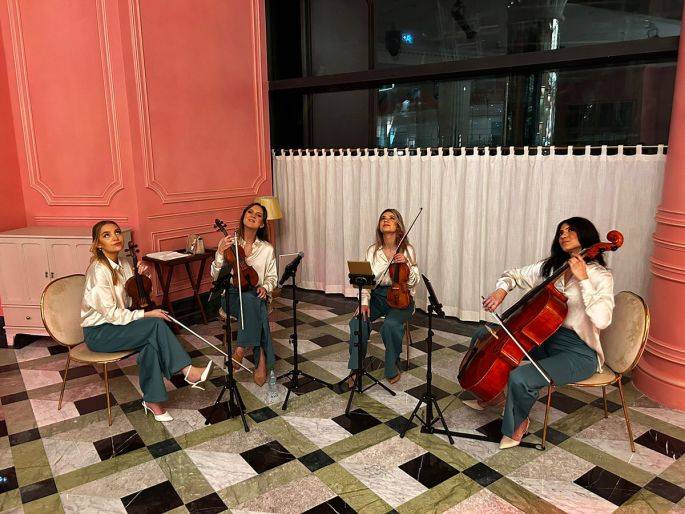 Click to enlarge image luxe-strings-09.jpg Click to enlarge image luxe-strings-09.jpg