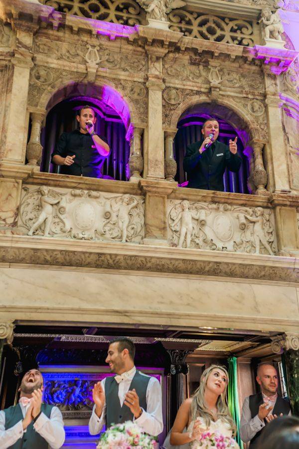 Click to enlarge image surprise-singing-waiters-02.jpg Click to enlarge image surprise-singing-waiters-02.jpg