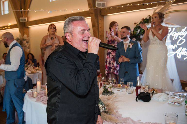 Click to enlarge image surprise-singing-waiters-04.jpg Click to enlarge image surprise-singing-waiters-04.jpg