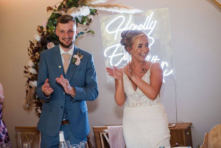 Click to enlarge image surprise-singing-waiters-05.jpg Click to enlarge image surprise-singing-waiters-05.jpg