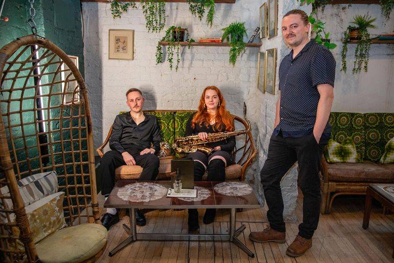 Click to enlarge image soul-serenaders-01.jpg Click to enlarge image soul-serenaders-01.jpg