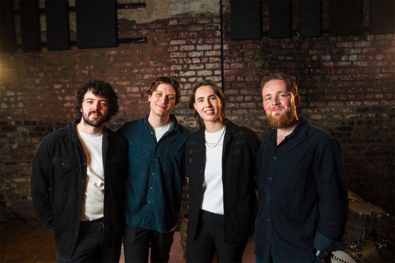 Click to enlarge image disco-divers-02.jpg Click to enlarge image disco-divers-02.jpg