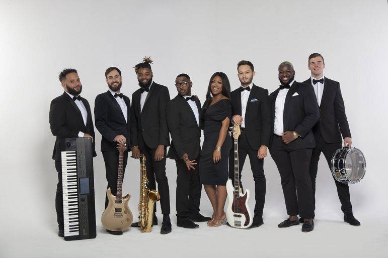 Click to enlarge image royals-02.jpg Click to enlarge image royals-02.jpg