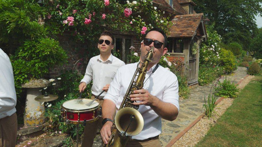 Click to enlarge image swinging-ramblers-04.jpg Click to enlarge image swinging-ramblers-04.jpg