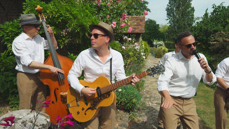 Click to enlarge image swinging-ramblers-05.jpg Click to enlarge image swinging-ramblers-05.jpg