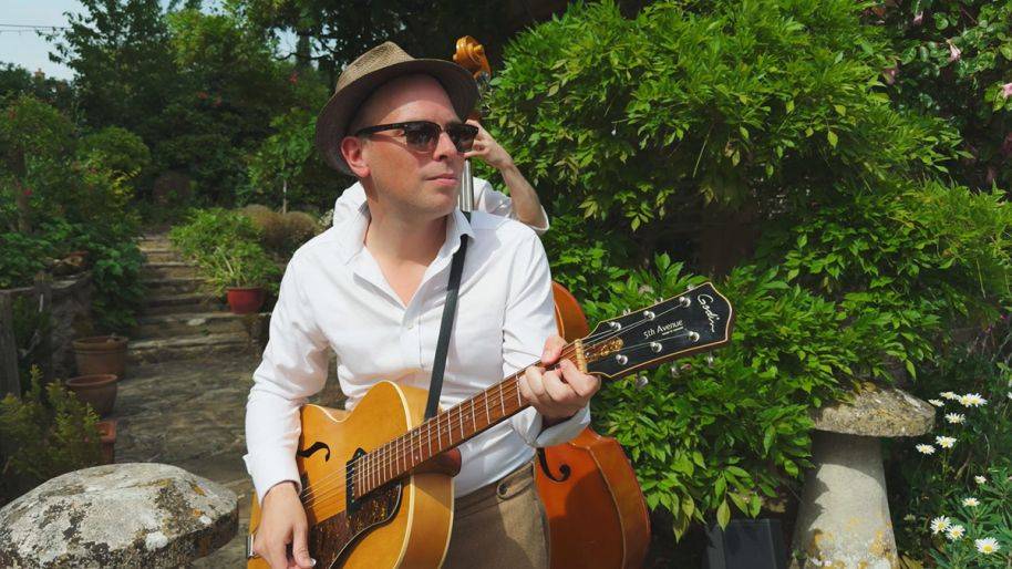 Click to enlarge image swinging-ramblers-06.jpg Click to enlarge image swinging-ramblers-06.jpg