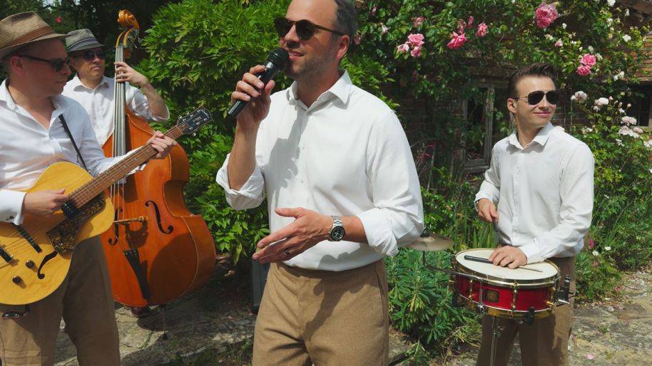 Click to enlarge image swinging-ramblers-08.jpg Click to enlarge image swinging-ramblers-08.jpg