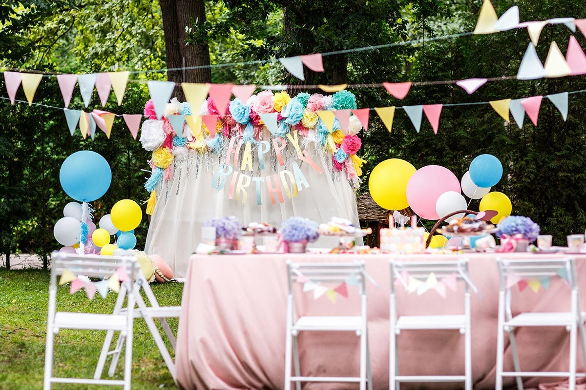 Happy birthday sign and decor
