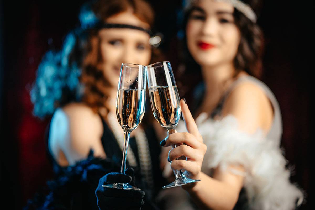 How to Throw a Legendary Great Gatsby Themed Party