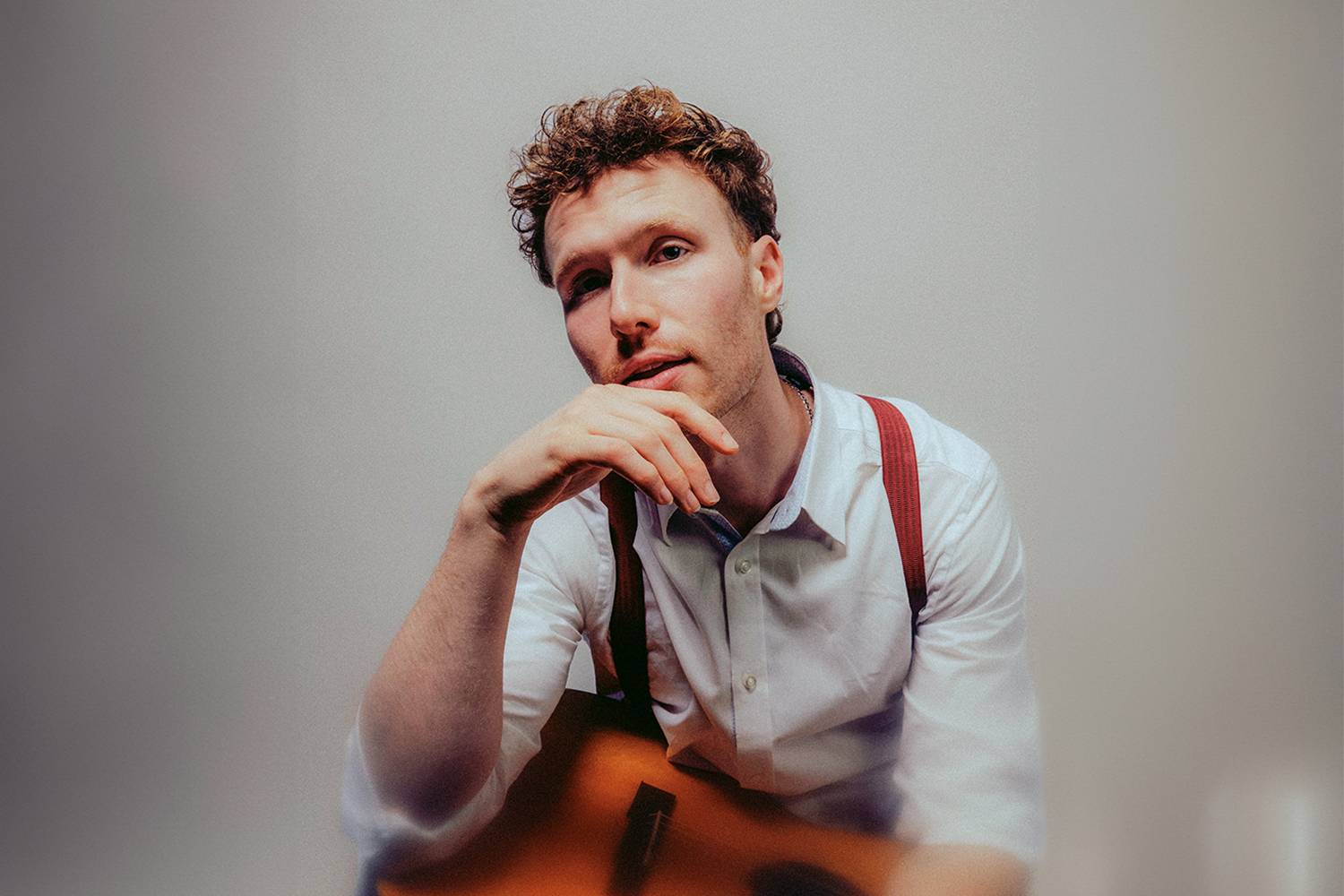 Revolutionise your event with a cutting-edge live loop artist. The Modern One-Man Band: Transform Your Event with a Live Loop Artist