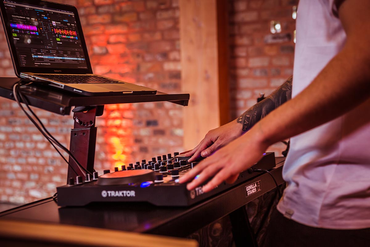 wedding DJ mixing