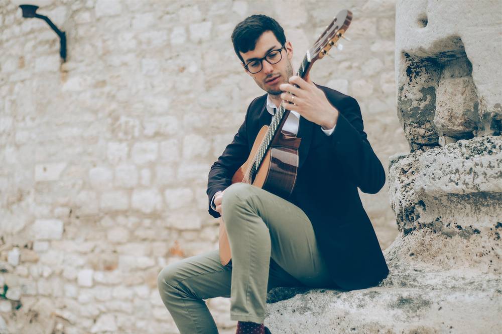The Wedding Guitarist Booking Guide: Tips, Costs and Logistics