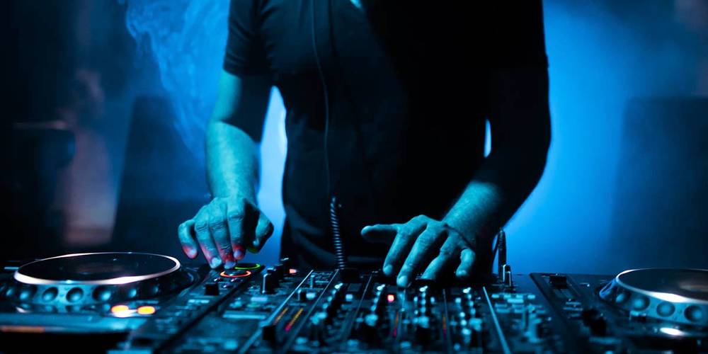 Manchester DJs For Hire
