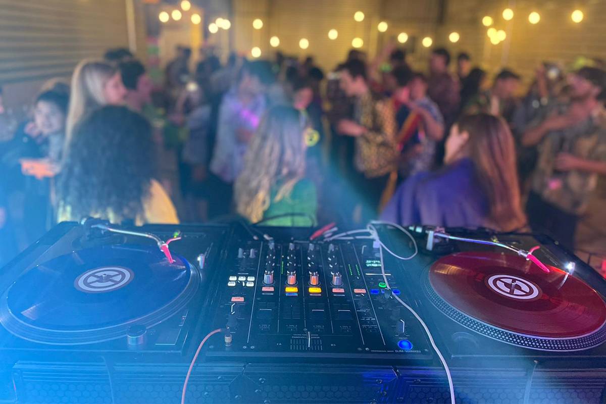 West Midlands Based Multi-Genre DJ