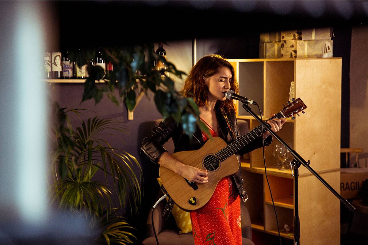 Female Acoustic Soloist / Duo