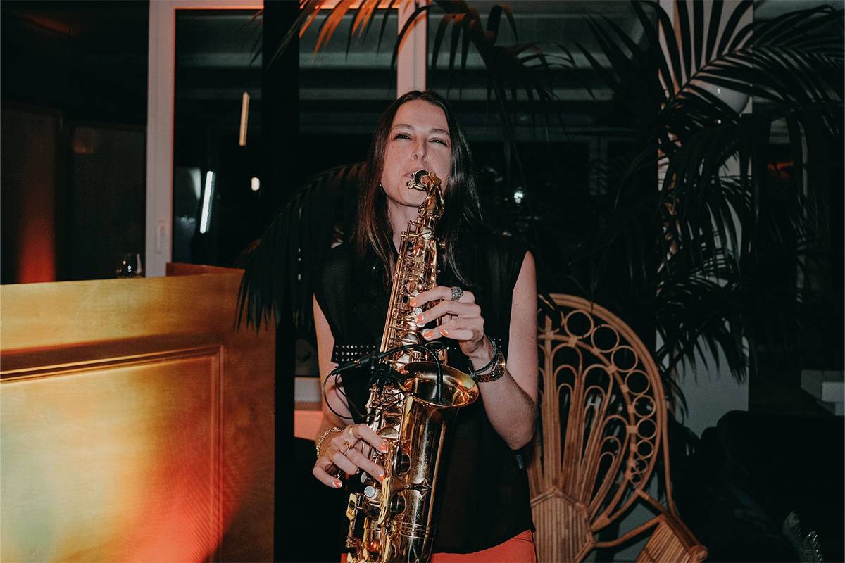 Club Classic - Sax/DJ