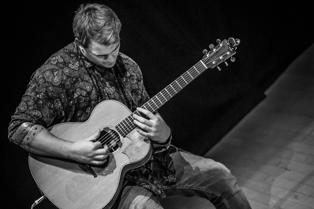 Northern Based Solo Singer & Percussive Guitarist