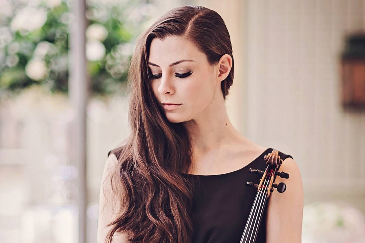 Solo Female Violinist for Hire