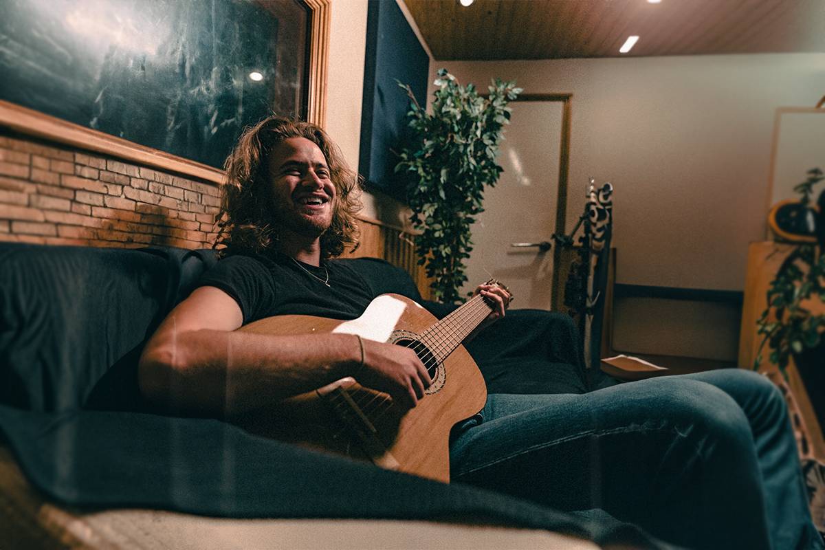 Southern Male Acoustic Singer & Guitarist