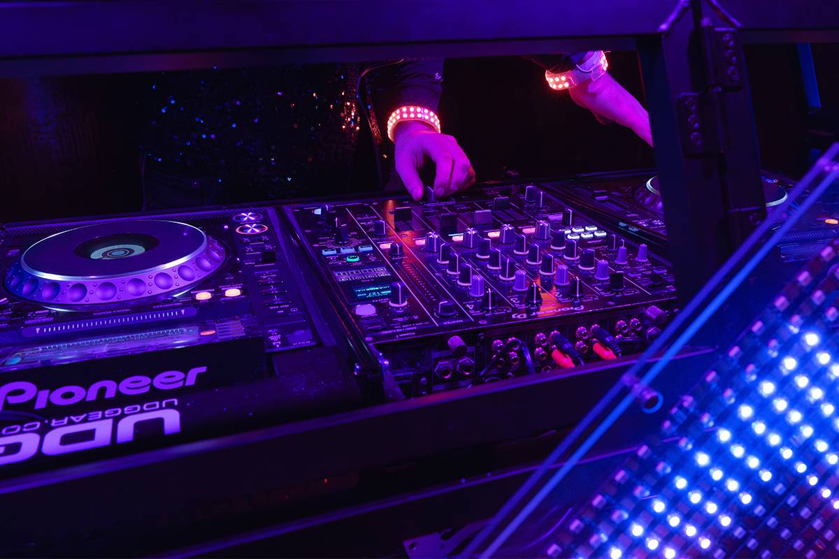LED DJ Live Act