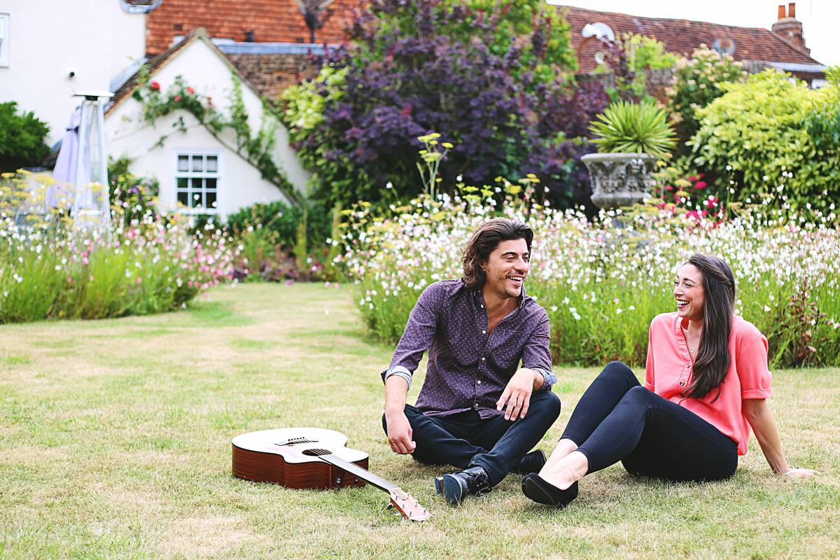 Pop, Jazz, Motown & Soul Acoustic Duo