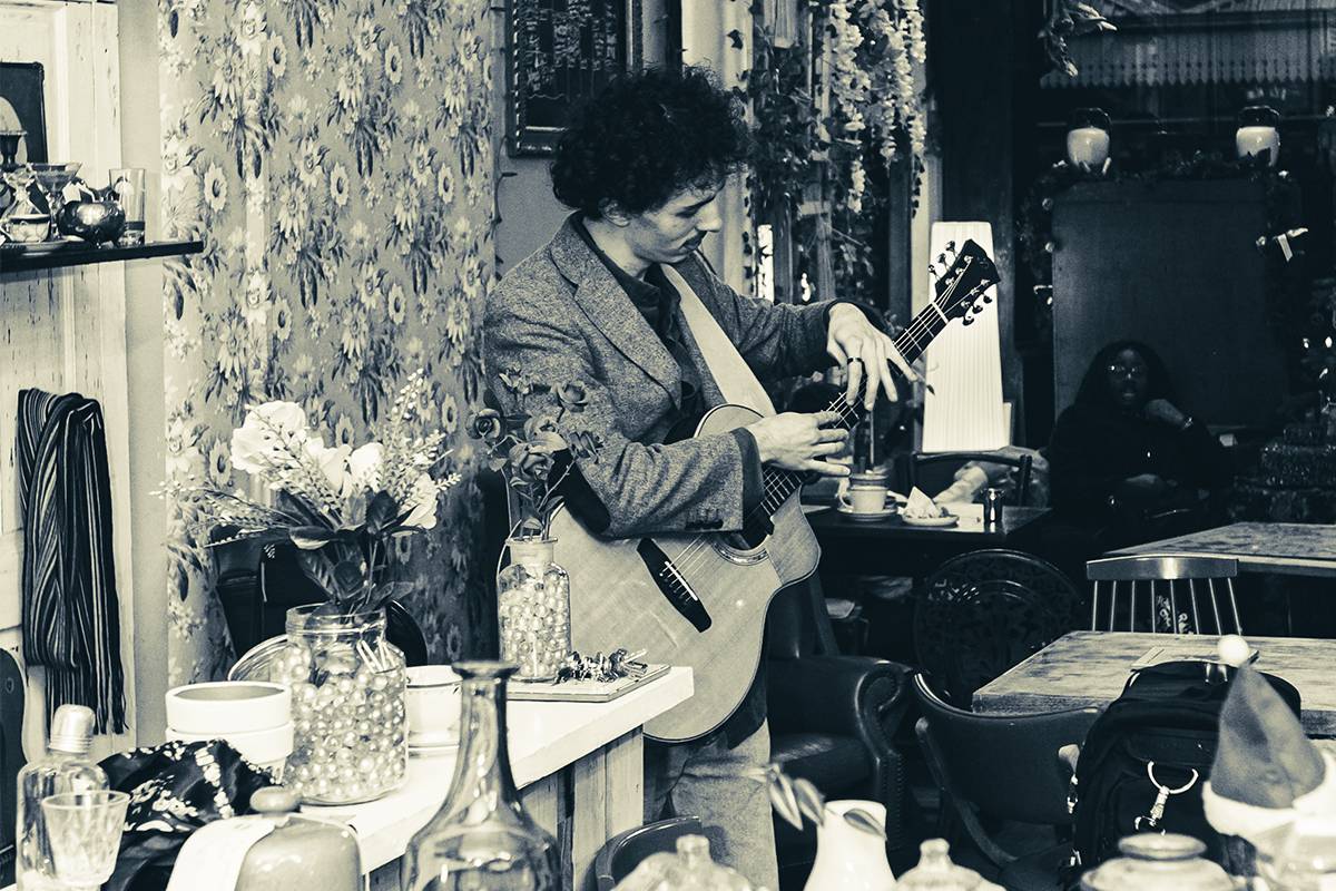 Midlands Based Percussive & Fingerstyle Guitarist