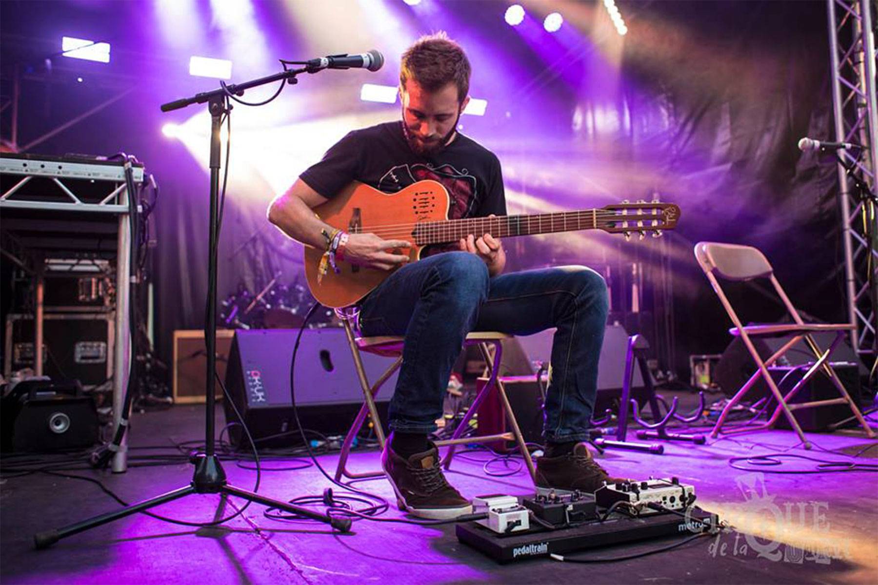 Solo Acoustic Guitarist for Hire