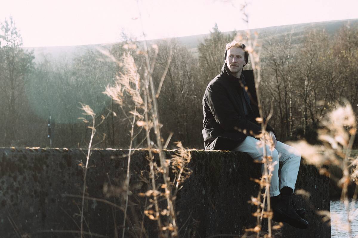 South Yorkshire Based Singer Guitarist