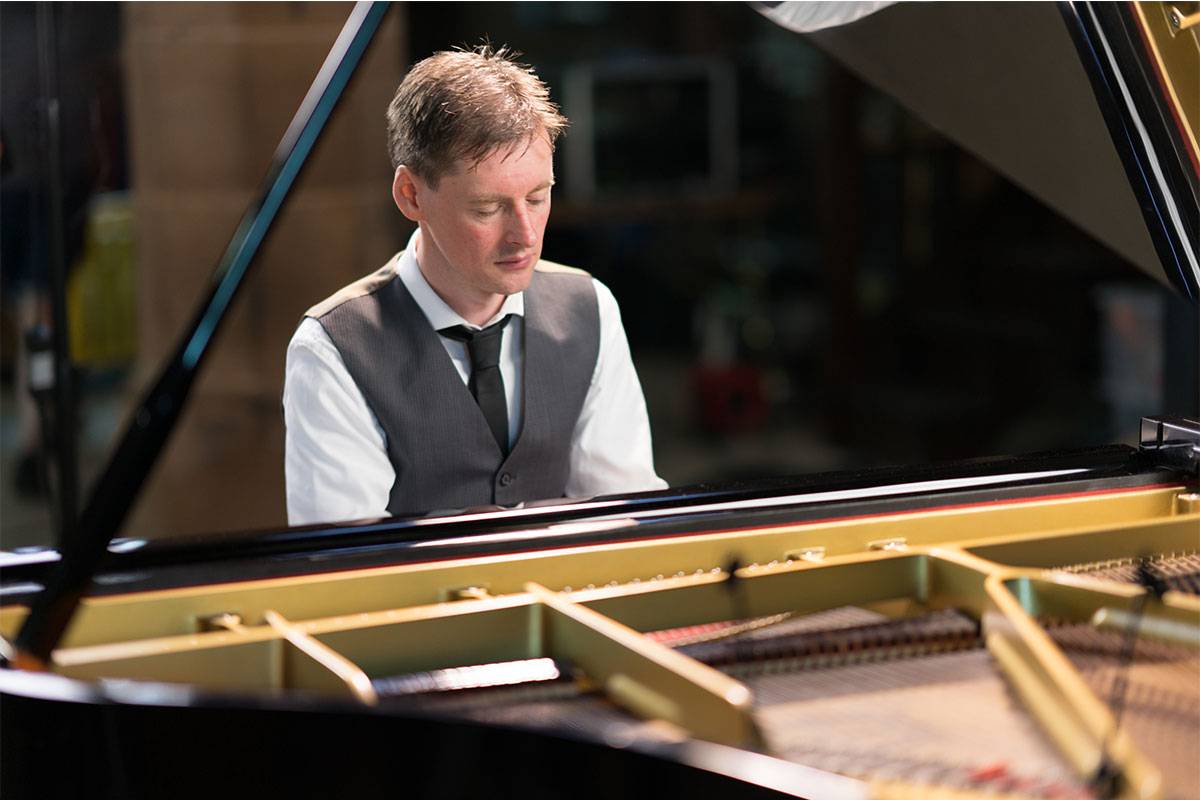 Solo Jazz and Contemporary Pianist for Hire