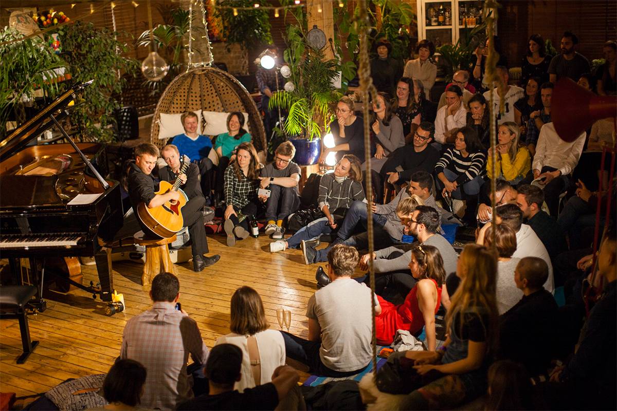 Flamenco, Funk & Latin Percussive Solo Guitarist