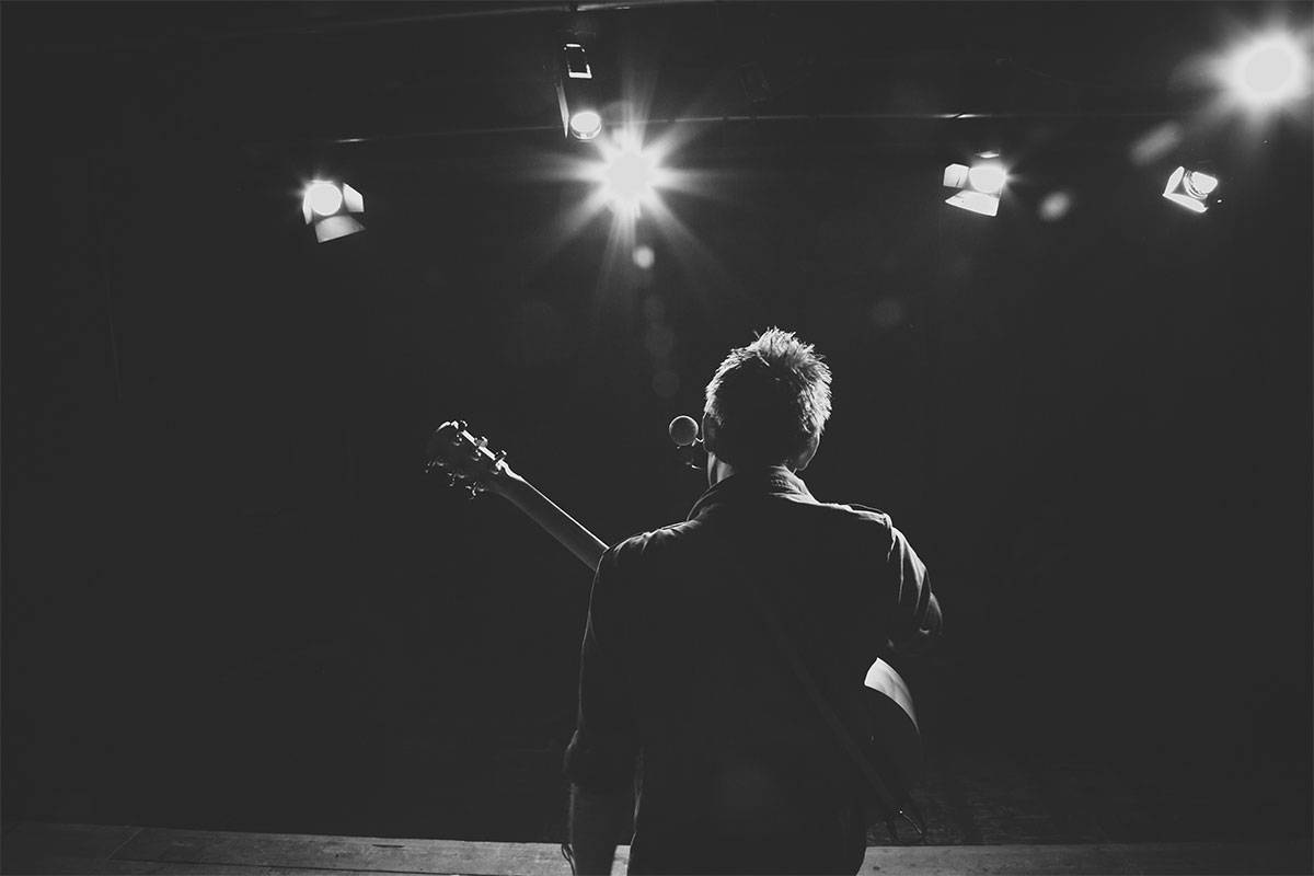 Percussive Solo Guitarist & Singer