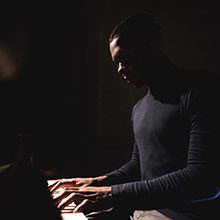 Darell - Pianist Reviews