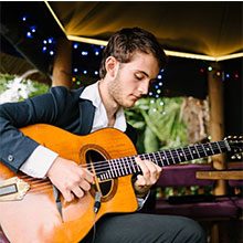 Fabian - Guitarist Reviews