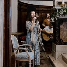 Liana - Singer/Pianist Reviews