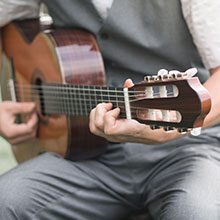 Nicolas Lewis - Latin Guitarist Reviews